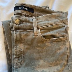 J Brand digital camo skinny jeans size 25